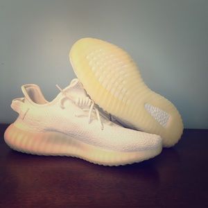 Yeezy 350 v2 cream white